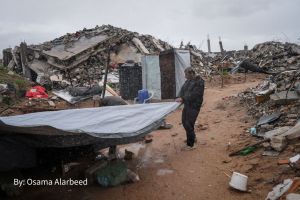 المنخفض الجوي يغرق خيام النازحين ويفاقم معاناتهم في غزة