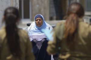 مقررة أممية تدين تجريد مجندات إسرائيليات نساء فلسطينيات من ملابسهن