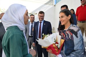 السفيرة السويسرية تزور مخيما للاجئين الفلسطينيين في الأردن