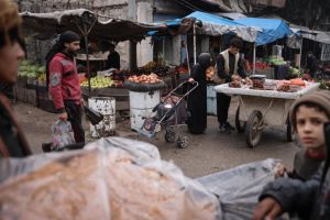 أزمة معيشية حادة تضرب اللاجئين الفلسطينيين في سوريا