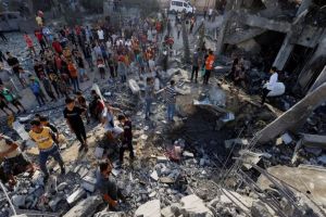 Israeli Air Attacks Kill 30 Palestinians in Gaza’s Jabalia Refugee Camp