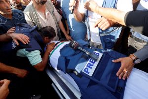 إسرائيل تعتقل 49 صحفيًا فلسطينيًا وتعرضهم للتعذيب والتجويع