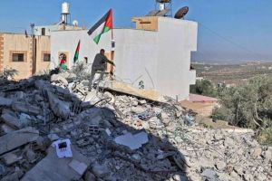 سلطات الاحتلال تجبر فلسطينيا على هدم منزله بالقدس