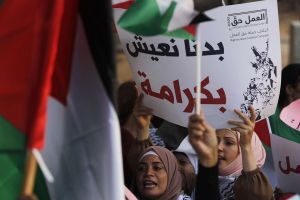 العمال الفلسطينيون في لبنان.. تاريخ من الحرمان منذ النكبة