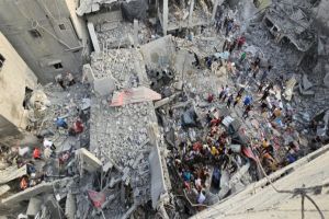 Dozens Killed, Refugee Shelters Damaged by Intensified Israeli Strikes on Gaza in Less Than 24 Hours