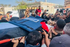 بعد اغتيال صحفي في مستشفى بخان يونس.. ارتفاع عدد الشهداء الصحفيين بقطاع غزة إلى 215