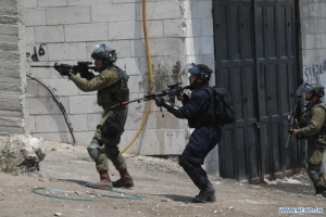 2 Palestinians Injured in Israeli Military Raid in Nablus Refugee Camp
