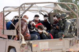 مؤسسات حقوقية: اعتقلت قوات الاحتلال الإسرائيلي آلاف العمال الفلسطينيين بعد 7 أكتوبر