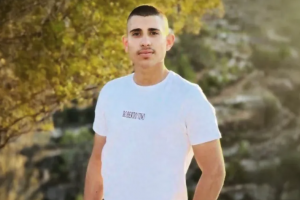 استشهاد أسير فلسطيني في السجون الإسرائيلية وحملة اعتقالات تطال أكثر من 100 بالضفة