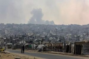 قصف إسرائيلي مكثف يستهدف خان يونس ودير البلح وغزة