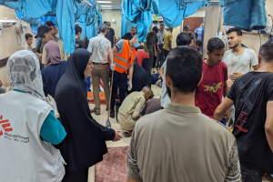 نائب المنسق الطبي لمنظمة أطباء بلا حدود يروي للغارديان المعاناة الإنسانية في غزة
