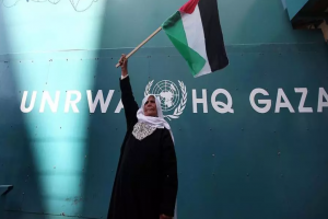 بريطانيا تطالب إسرائيل بالتراجع عن قرار حظر الأونروا
