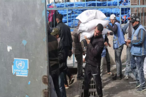 إسرائيل توقف دخول المساعدات إلى غزة