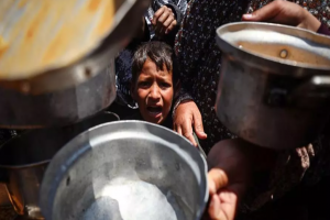 الصليب الأحمر: لا لتسييس المساعدات وسط انهيار وشيك للعمليات الإنسانية في غزة