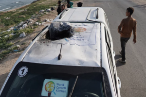 قبرص تسترجع مساعدات إنسانية بعد قتل إسرائيل موظفي 