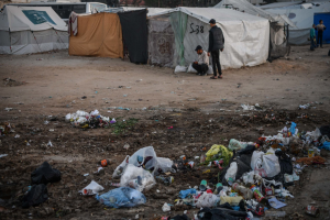 مخاطر تفشّي الأمراض نتيجة تراكم النفايات في قطاع غزة المحاصر
