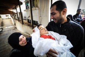 منظمة العفو الدولية تطالب بالتحقيق في غارات إسرائيلية قتلت 32 طفلًا