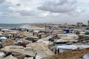 282 ألف منزل مدمّر.. سكان غزة يستقبلون الشتاء في خيام مهترئة