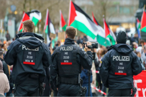 Arab American Artist Rejects Prestigious Award, Protesting 'Censorship' against pro-Palestinian Voices in Germany