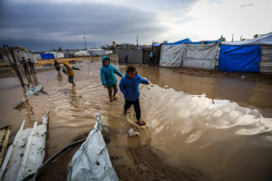 Heavy Rains Flood Displaced Palestinians’ Tents in Gaza amid Cold Wave