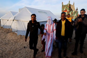 Gaza Couple Marry in Tent City by Barbed Wire Border Fence