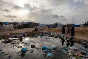 Huge Mounds of Rotting Trash Pile up around Gaza Camps, UNRWA Says