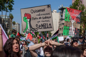 Chile Students Demand Government Sever Relations with Israel