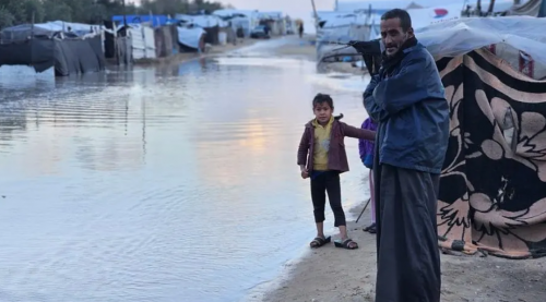 الدفاع المدني: المنخفض الجوي يفاقم معاناة النازحين في غزة