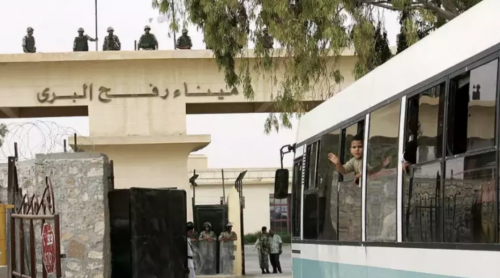 فلسطينيون يكشفون تفاصيل مضايقات وإذلال خلال عودتهم إلى غزة عبر معبر رفح