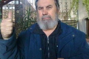 عُرف بعلاج الفقراء مجانًا.. قضاء طبيب فلسطيني في السجون السورية