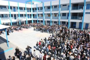 مختبرات مدارس للأونروا بجنوب قطاع غزة تتلقى دعمًا من بنك فلسطيني