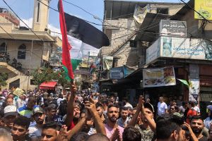 اللاجئون في لبنان يتظاهرون للجمعة الـ 10 رفضاً لقانون العمل