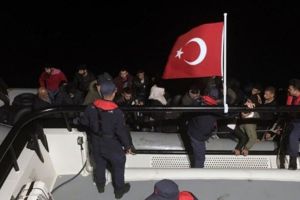 Palestinian Refugees among 24 Irregular Migrants Rescued by Turkish Coastguard 