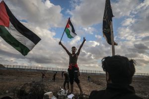 فلسطينيون يشاركون بالجمعة الأخيرة لمسيرات العودة في 2019