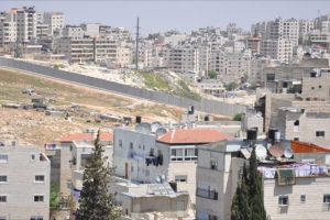 تضم 70 ألف نسمة.. تحذير من مخطط لترحيل تجمعات فلسطينية قرب القدس