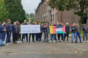 لاجئون من غزة يواصلون الاحتجاج في بلجيكا على رفض منحهم اللجوء