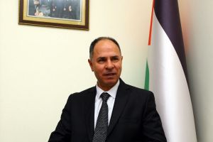 سفير فلسطين بأنقرة يبحث مع إدارة الهجرة أوضاع الفلسطينيين بتركيا