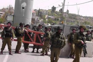 مركز العودة: الاحتلال يواصل سياسة إغلاق مداخل المخيمات بالضفة الغربية