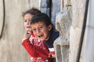 بينهم 22 طفلًا.. إصابة 49 فلسطينيًا في مسيرات العودة بغزة اليوم