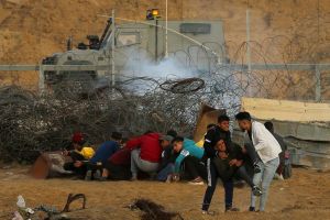 جيش الاحتلال يوقع إصابات في صفوف متظاهري العودة بغزة