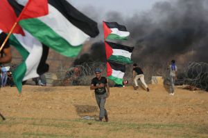 الأونروا عنوان الجمعة القادمة.. إصابة 69 فلسطينيًا بمسيرات العودة في أسبوعها الـ82