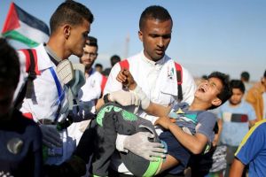 تقرير: استشهاد 16 طفلًا من متظاهري العودة بغزة منذ بداية العام