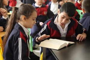 فلسطينيون في لبنان: مدارس رسمية تعتذر عن استقبال أبنائنا