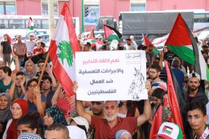 لجنة المتابعة الفلسطينية: وزير العمل اللبناني يسعى إلى خلق أزمة