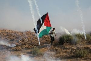 الجيش الإسرائيلي يصيب 49 فلسطينيًا في الجمعة الـ69 لمسيرة العودة بغزة