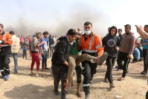 إصابة 97 مشاركًا بمسيرة العودة في جمعتها الـ67 بغزة