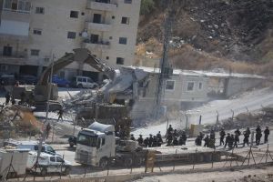 مطالبات فلسطينية بتدخل دولي بعد تشريد إسرائيل عشرات العائلات قرب القدس