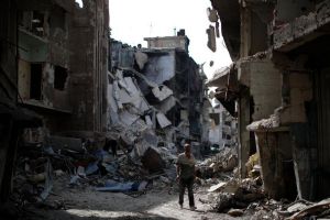 التشريد يلاحق مخيم اليرموك مجددا.. عشرات العائلات بلا مأوى