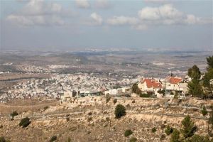 Jewish Settlers Set up New Illegal Settlement Outpost near Al Khalil