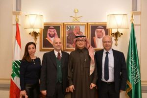 Saudi Ambassador Receives Director of Palestine Refugee Agency in Lebanon